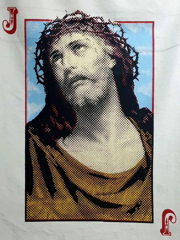 J of Sacred Heart, œuvre de Erick Encinares