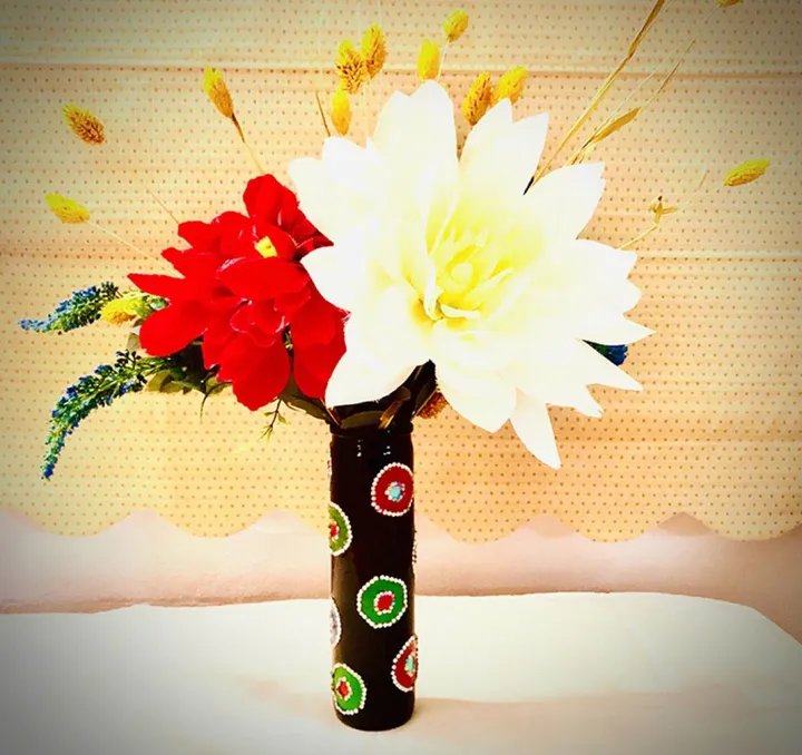 Sparkly crystal Mandela vase, artwork by Maxine Page