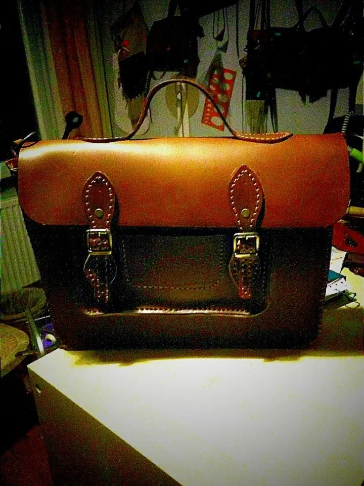 ATT LEATHER ART CRAFTS, œuvre de Turgay Turgay