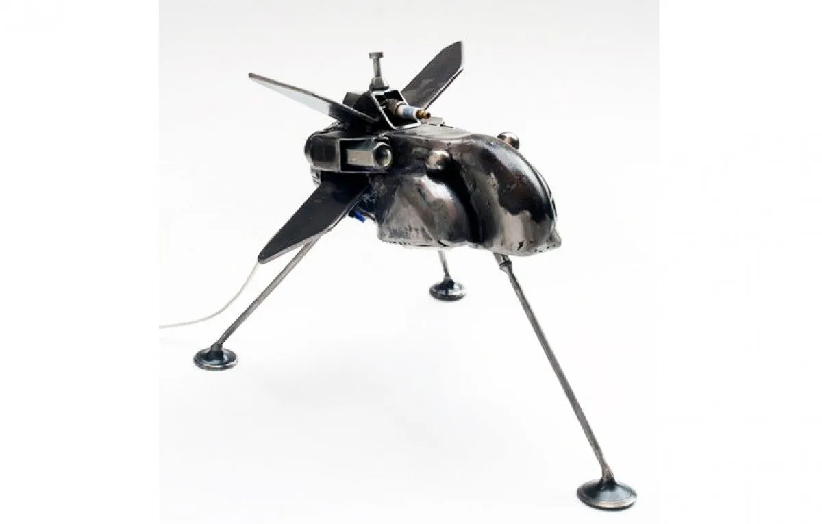 An amazing Sculpture art spaceship artwork TITAN, œuvre de Dendrinos gIANNIS