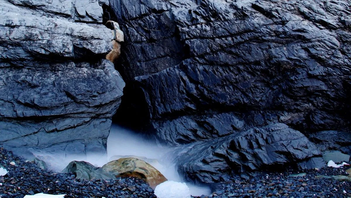 The Chasm, artwork by Greg Bolger