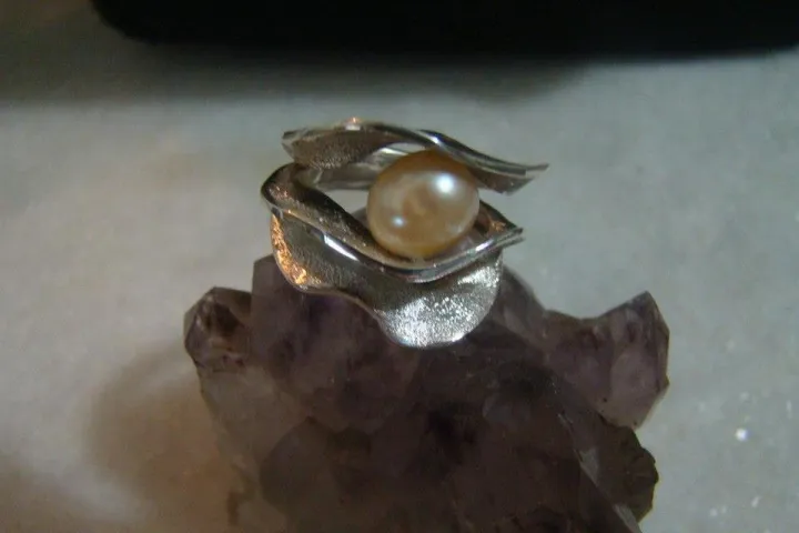 Silver and Rose Pearl, œuvre de Rita Bini