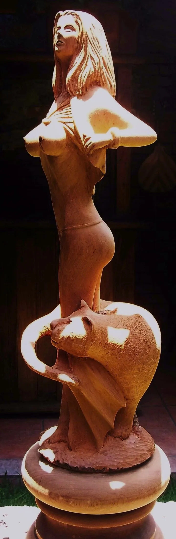 FREYA, œuvre de Rafael Sculptoris