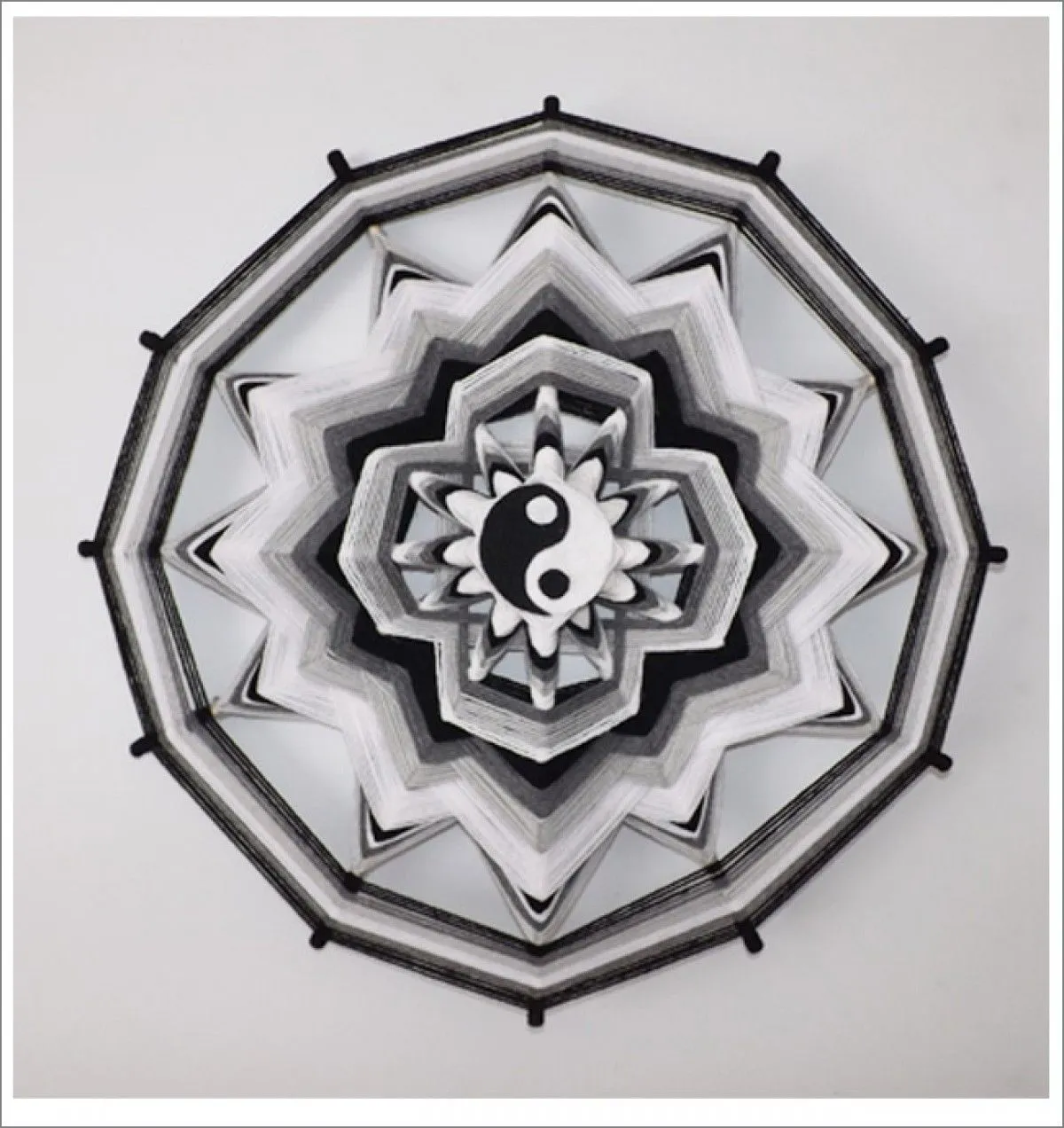 Mandala «Ying Yang», œuvre de Daniele Petersen