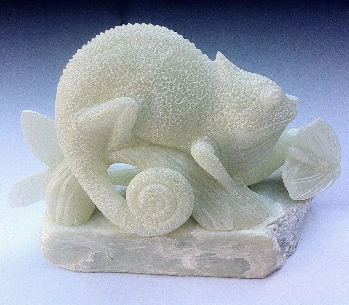 Chameleon Soapstone Carving, œuvre de Clare McFarlane