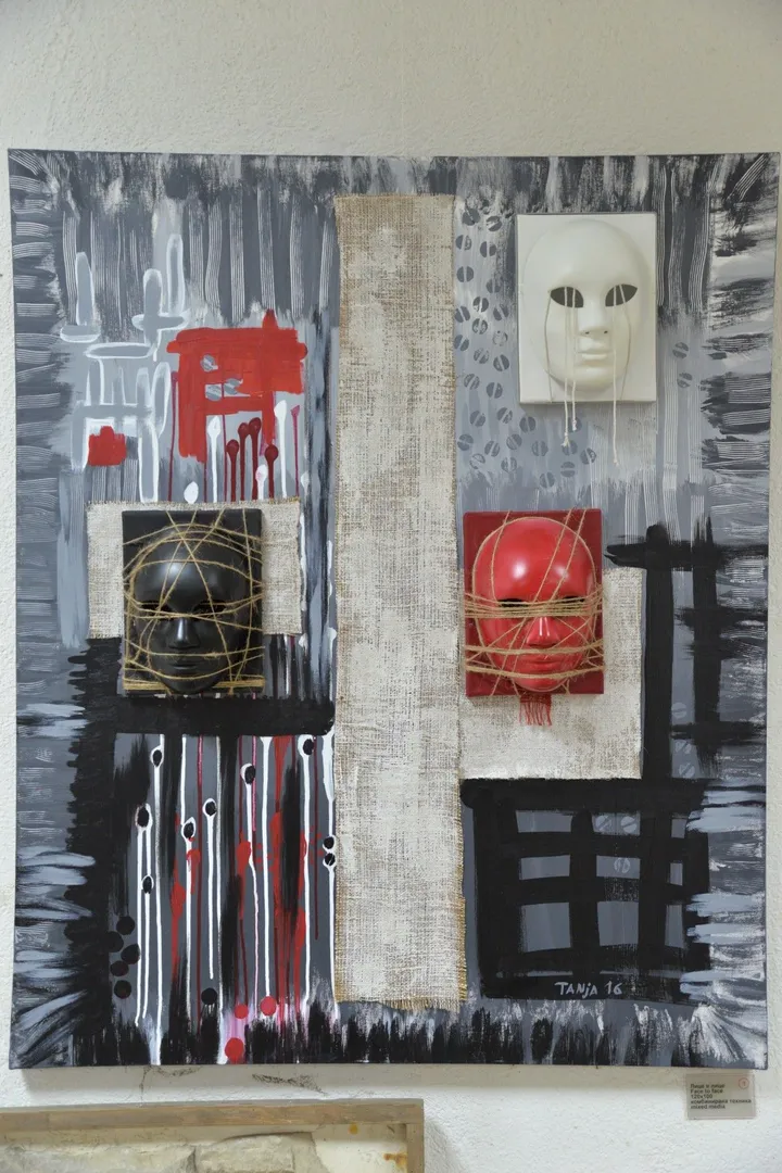 Face to Face, œuvre de Tanja Dzipunov